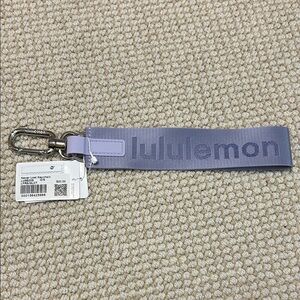 Lululemon Never Lost Keychain in LFRS/GLCT color NWT